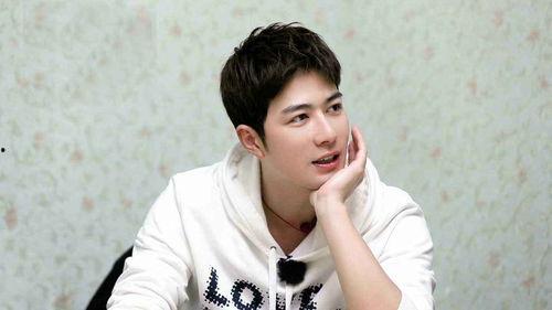 陈学冬娱乐圈吃瓜视频,揭秘明星幕后生活  第2张